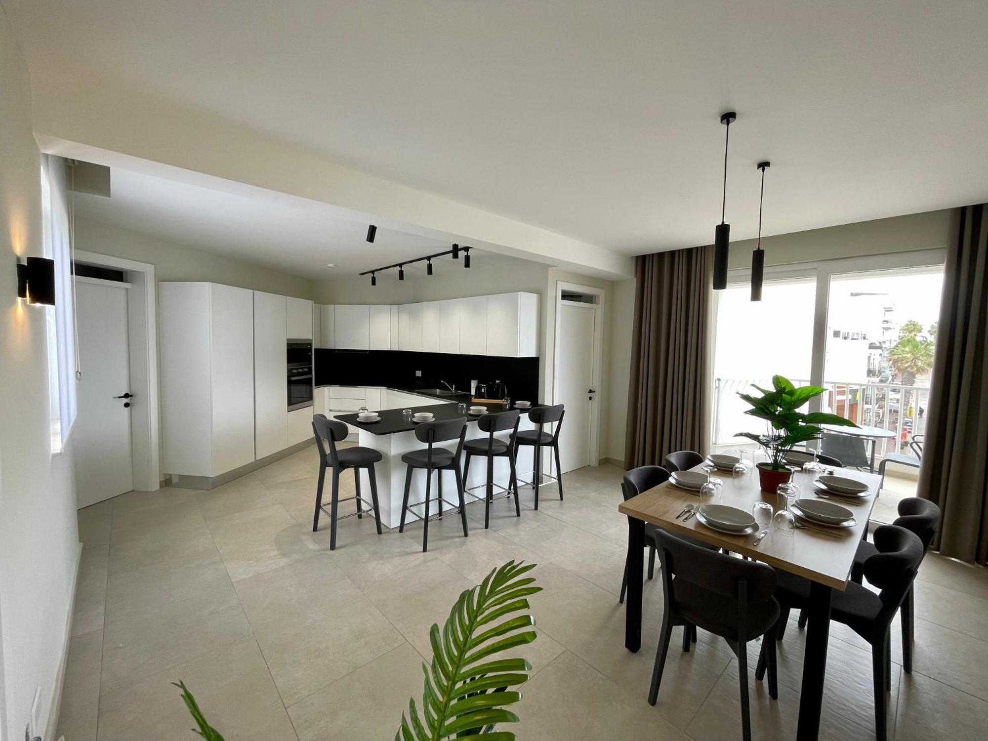 Bugibba Square Seafront Lux Apartments By Holi เซนต์พอลส์เบย์ ภายนอก รูปภาพ